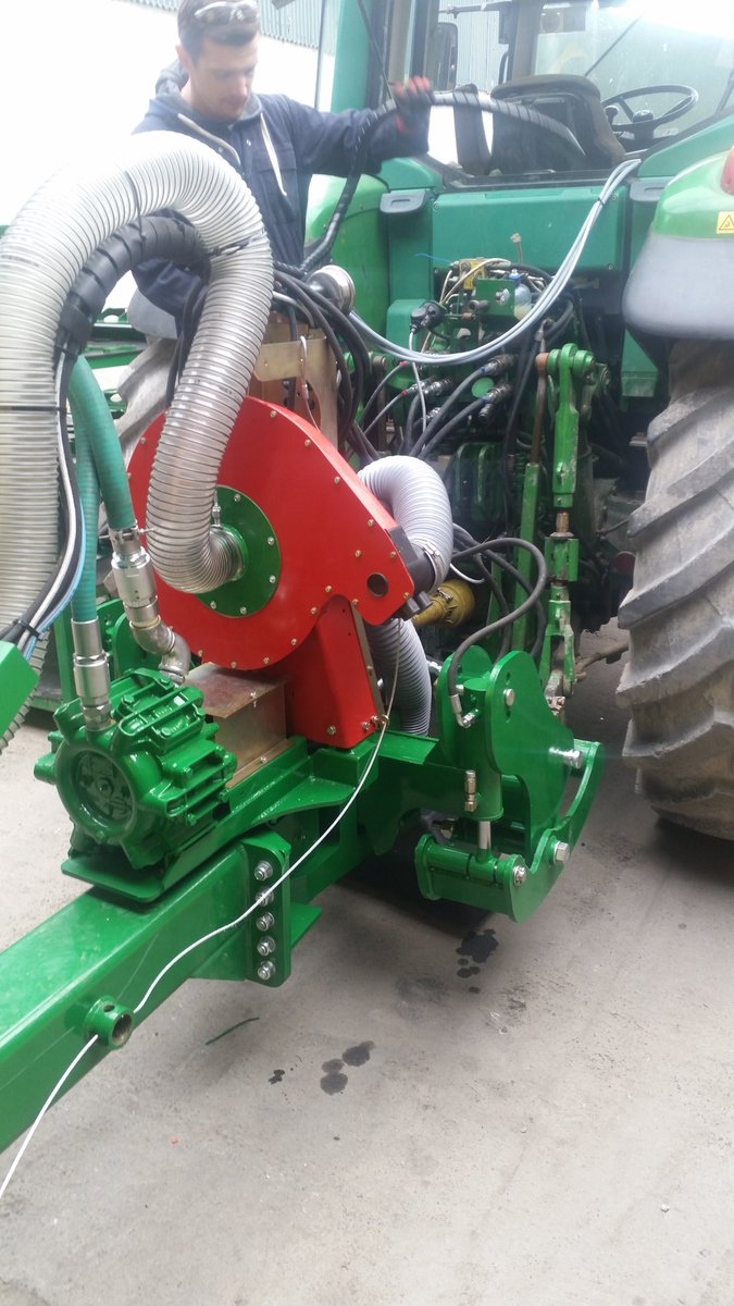 samcosystem's tweet photo. CarryAll Folding 71HD with GyroHead and weight transfer system @RigaultM @Campagna911 @LeeLaframboise @FTMTA_ https://t.co/672s4l6oyl