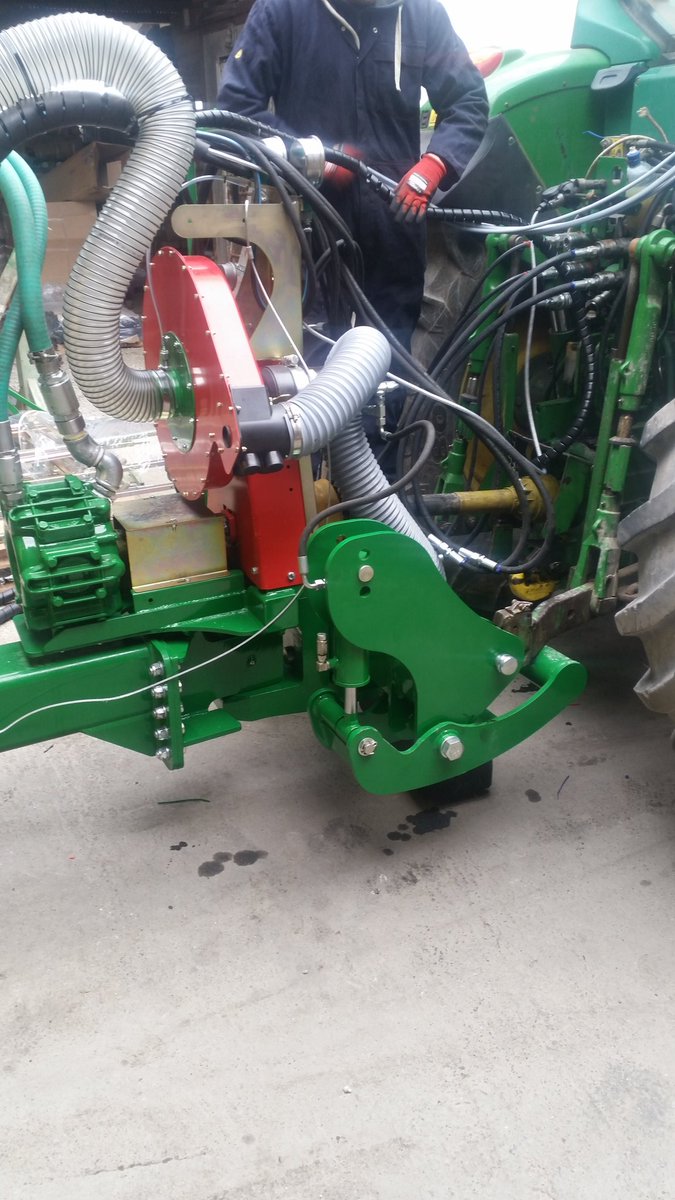 samcosystem's tweet photo. CarryAll Folding 71HD with GyroHead and weight transfer system @RigaultM @Campagna911 @LeeLaframboise @FTMTA_ https://t.co/672s4l6oyl