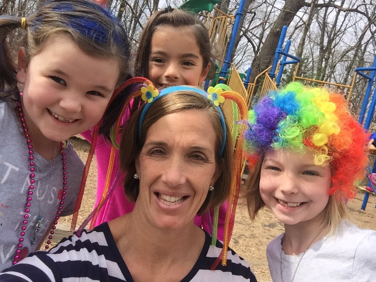 taytigersfirst's tweet photo. Wacky hair day! @HaroldPell @TaylorPTAtalk #owensfirstgrade https://t.co/KClIpqnrCY