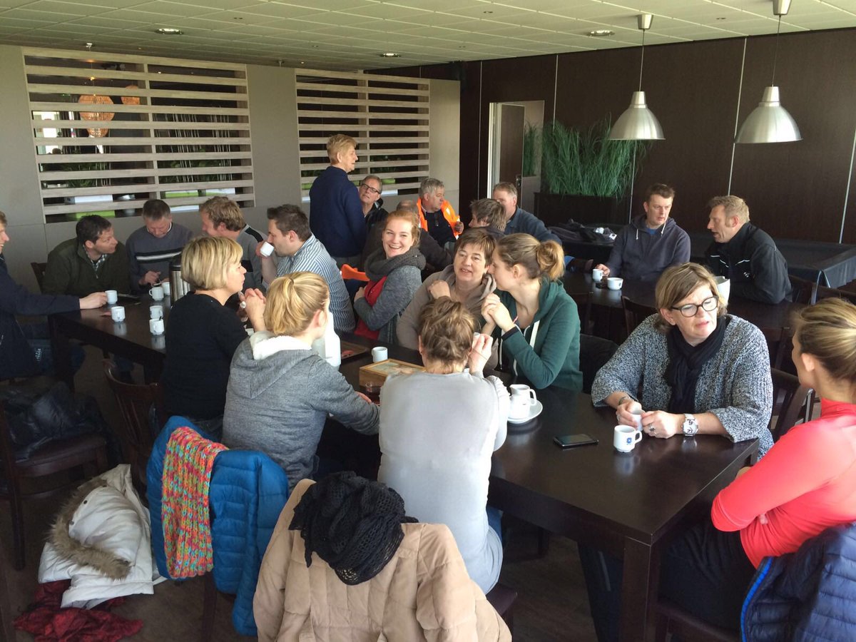 DePolBentelo's tweet photo. Er wordt hard gewerkt in de Pol met @NLDOET In totaal ruim 60 vrijwilligers actief gisteren en vandaag. Super! https://t.co/YKLSDZ4snT