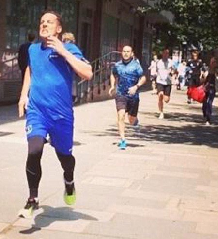 runnersworlduk's tweet photo. Out running this weekend? Show us your sprint faces! #sprintface https://t.co/qWehLmAuVK https://t.co/tRadsqsbSh