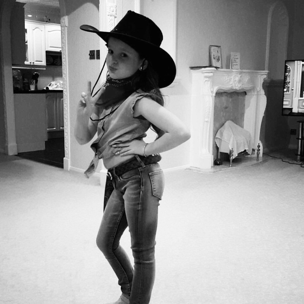 Jrcrickmore's tweet photo. I love this girl #cowgirl https://t.co/nngTG8EWVa