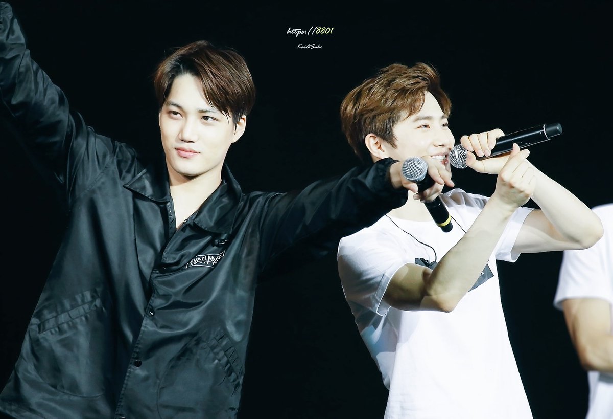 https8801's tweet photo. 160305 EXOluXioninDalian #KAI #SUHO #카이 #수호 so~~cute💗💓💞
[HQ🐻🐰]
https://t.co/TYL3V6xm29
https://t.co/aFBJ2zAnkw https://t.co/hnUEjUfq1w
