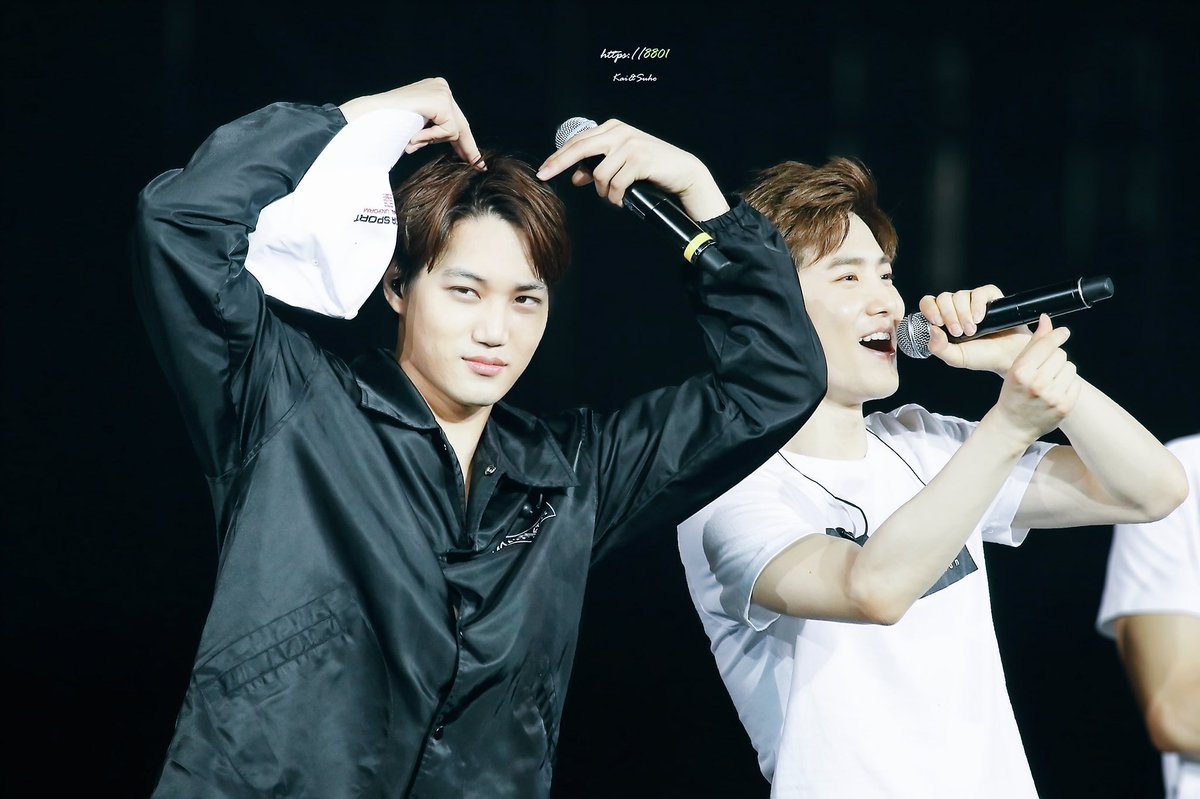 https8801's tweet photo. 160305 EXOluXioninDalian #KAI #SUHO #카이 #수호 so~~cute💗💓💞
[HQ🐻🐰]
https://t.co/TYL3V6xm29
https://t.co/aFBJ2zAnkw https://t.co/hnUEjUfq1w