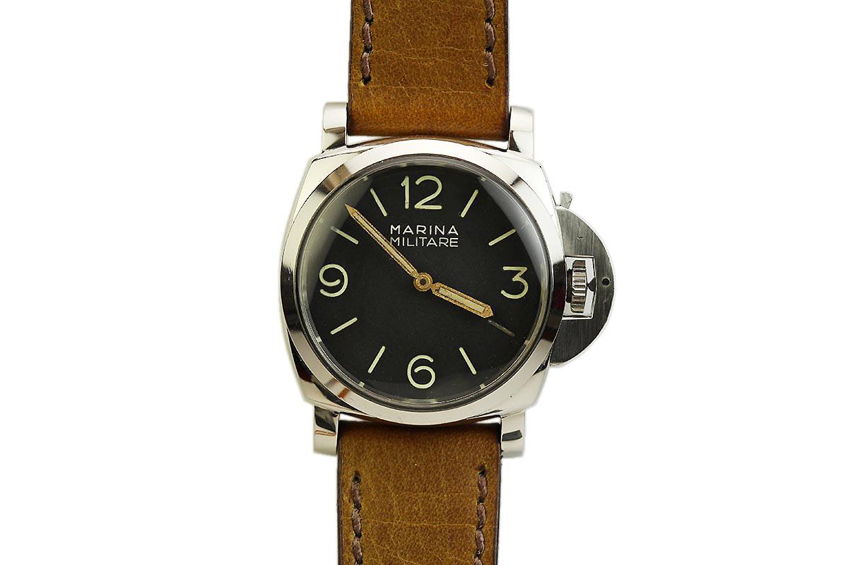 business's tweet photo. Panerai looks meet Rolex technology in this rare military watch https://t.co/PpE5SZxZbD https://t.co/38IWYND9WA