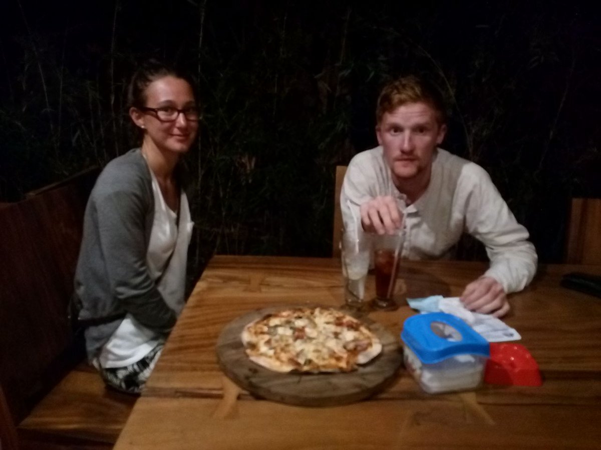EatMeet_Resto's tweet photo. silahkan datang ke @EatMeet_Resto dapatkan menu pizza dan pasta disini https://t.co/6D90cmgbzg