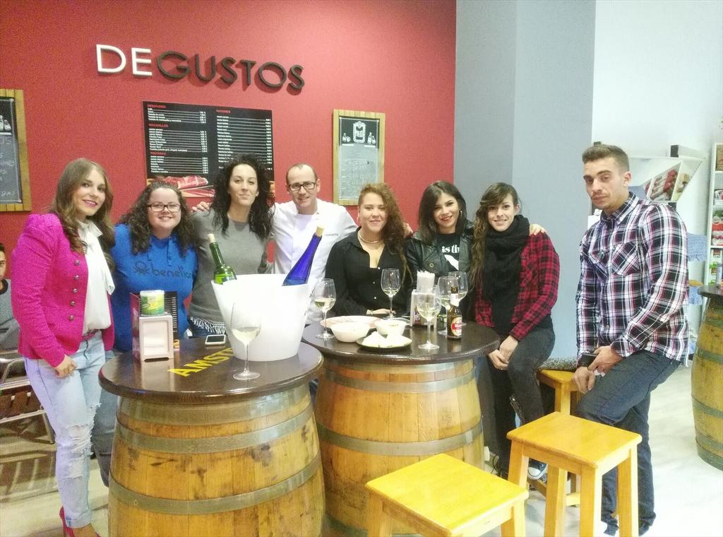 SoleraFrancisco's tweet photo. Momentos Degustos,buen producto y mejor compañía https://t.co/XsjjeC4N8H