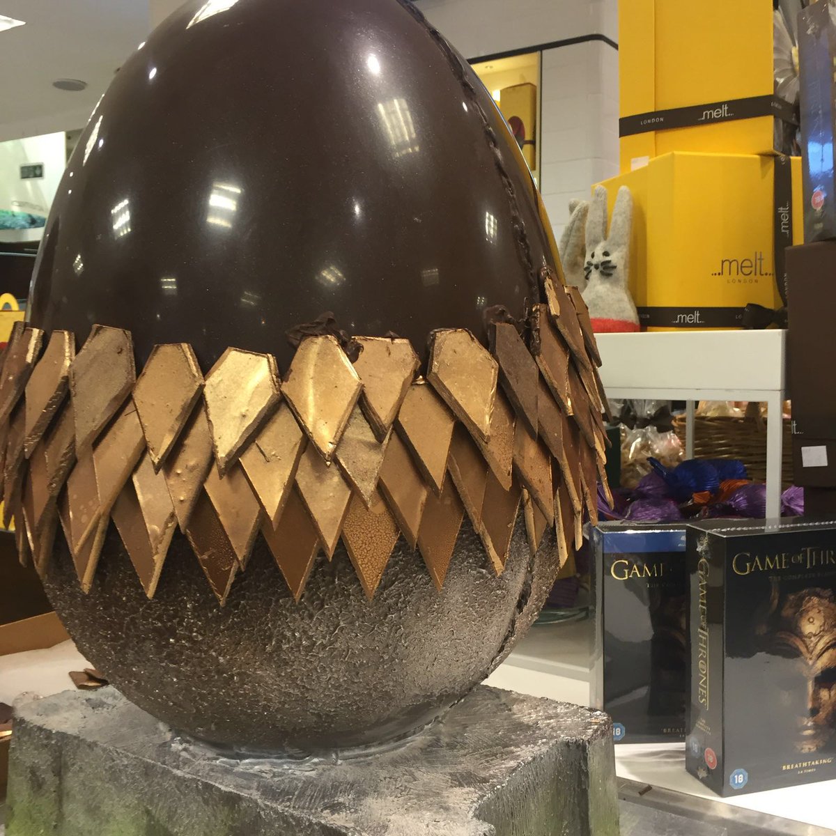 HBOMaxUK's tweet photo. Feast your eyes on the ULTIMATE dragon egg @Selfridges today to celebrate #GameOfThrones S5 on DVD &amp; Blu-ray Monday. https://t.co/TW0t1SoTcu