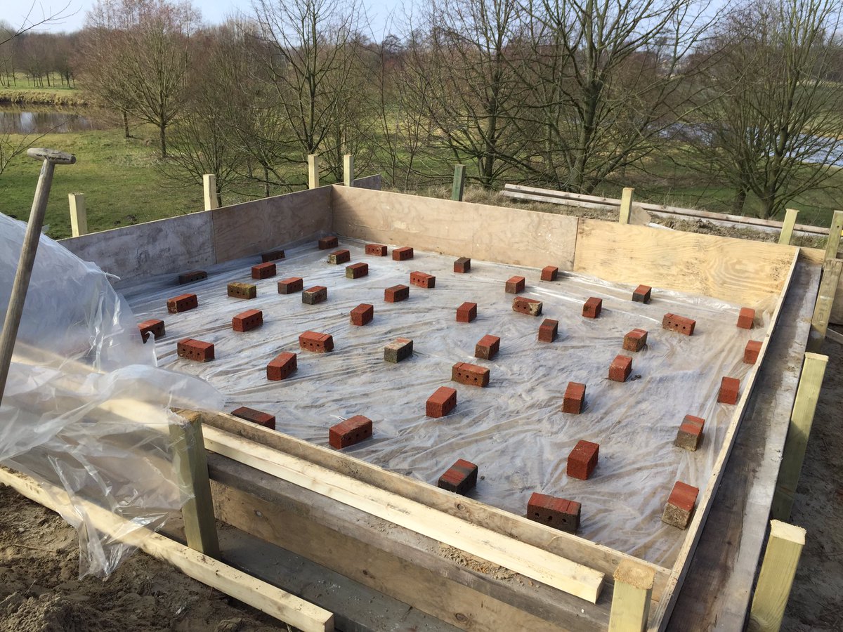 JCIOAchterhoek's tweet photo. Vandaag zetten we ons weer in voor 'ons' Lindearboretum in Corle. Van snoeien tot betonvlechten :) #NLdoet https://t.co/pCajj7FGp0