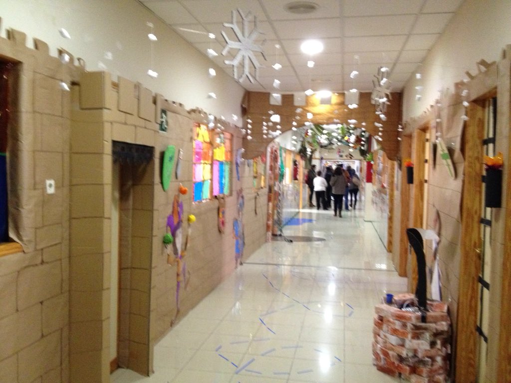 salesianosatoch's tweet photo. Puertas abiertas en nuestro entro https://t.co/ONKOHNHW6M