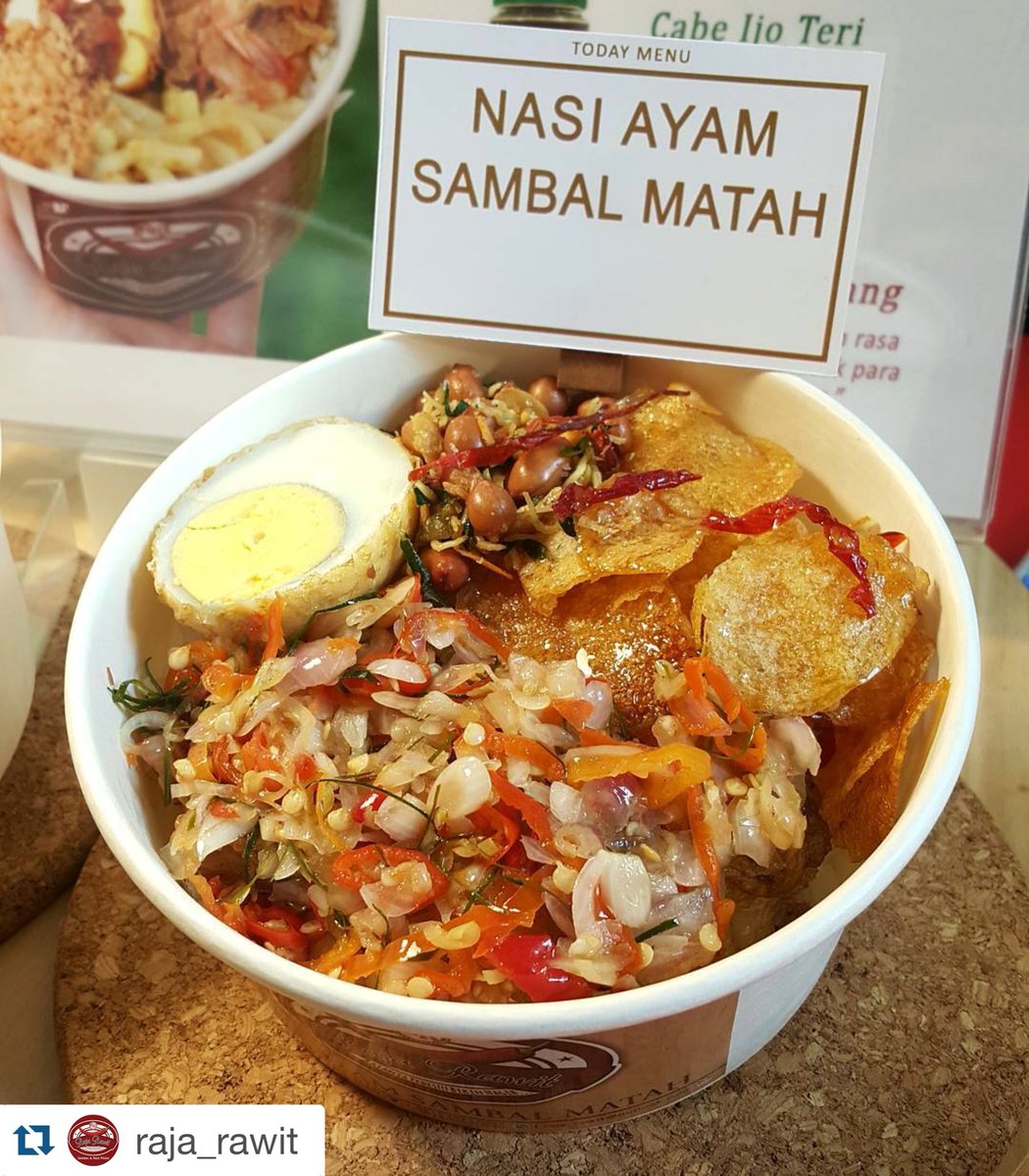 Ayam: nasi ayam sambal matah di bali Ayam: nasi ayam sambal matah di bali