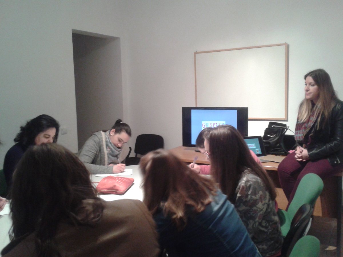 MS_MULTISERVICE's tweet photo. Completada la formación en correcta manipulación de alimentos. Muchas gracias a @isbelDC y a tod@s las asistentes https://t.co/a0gtq02Hea