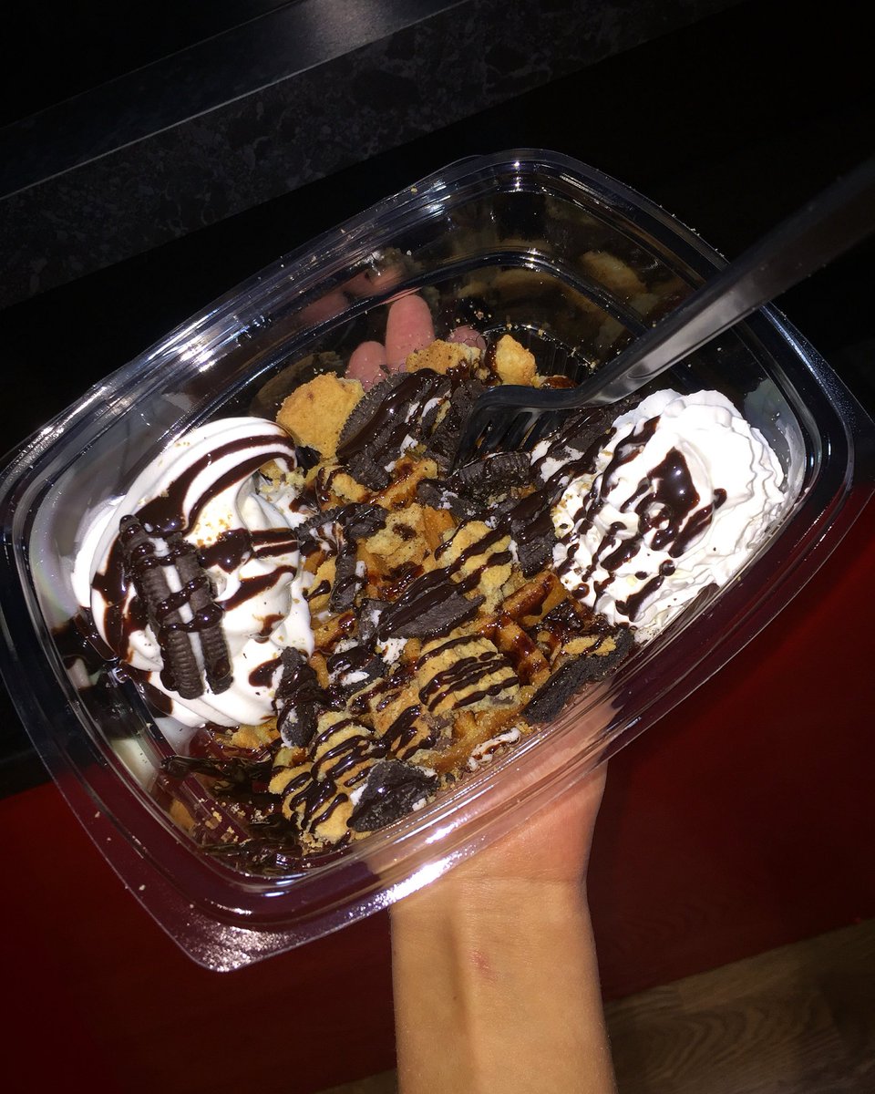 mjaysSTH's tweet photo. Cookies &amp; Cream Waffle 😍😍😍 #MJAYS https://t.co/23H4TBB7Vc