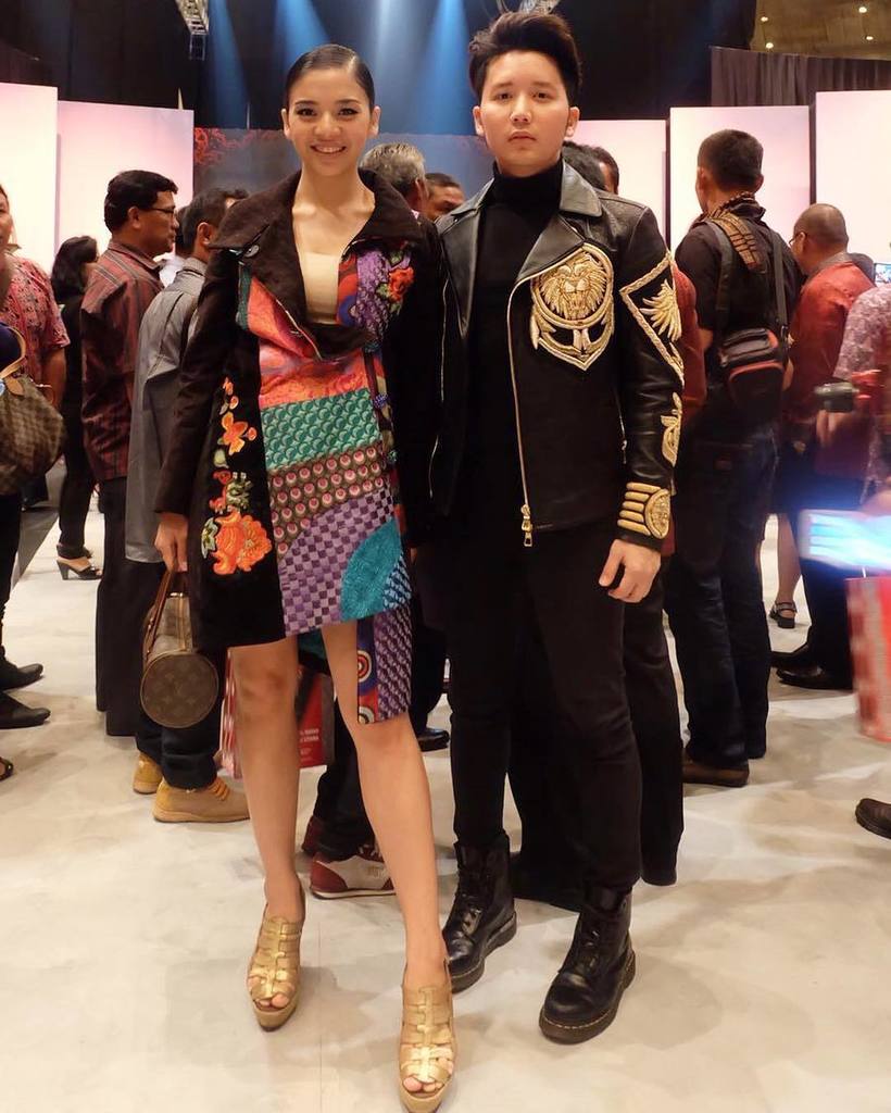 InstaArtis's tweet photo. #Oxel: Indonesia Fashion Week
#OXCEL #fashionphotography #fashionhunter #IFW #SKYinc #fashion #style #indonesia #d… https://t.co/d7i4imWe76