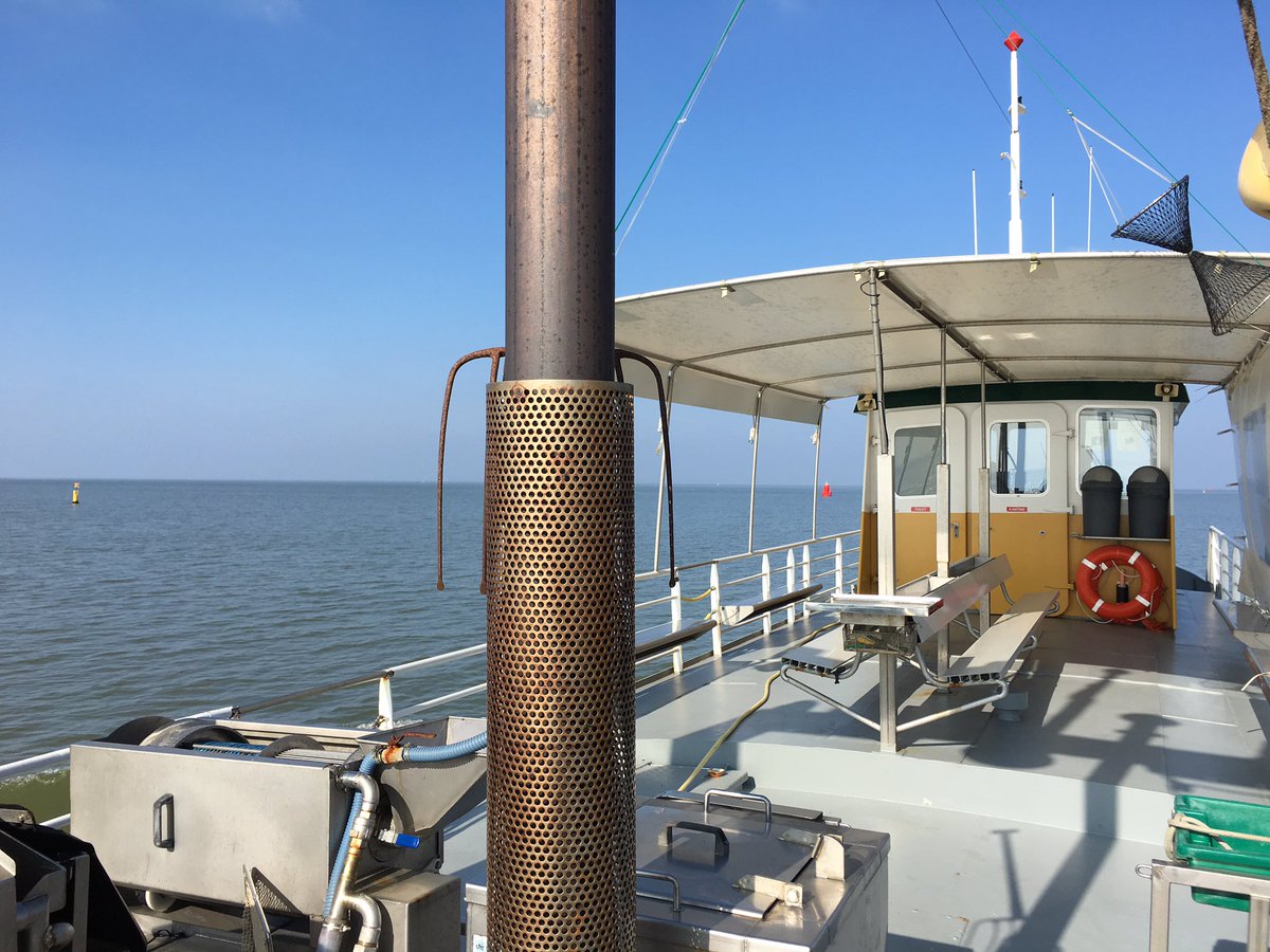 DGRecreatie's tweet photo. Harlingen is al in zicht. #Shipdock #Draaisma #Franeker #mooiweer https://t.co/tFF5uH7k9Y