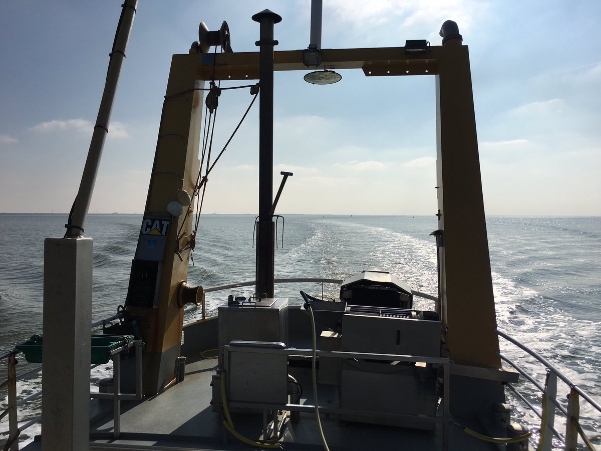 DGRecreatie's tweet photo. Harlingen is al in zicht. #Shipdock #Draaisma #Franeker #mooiweer https://t.co/tFF5uH7k9Y