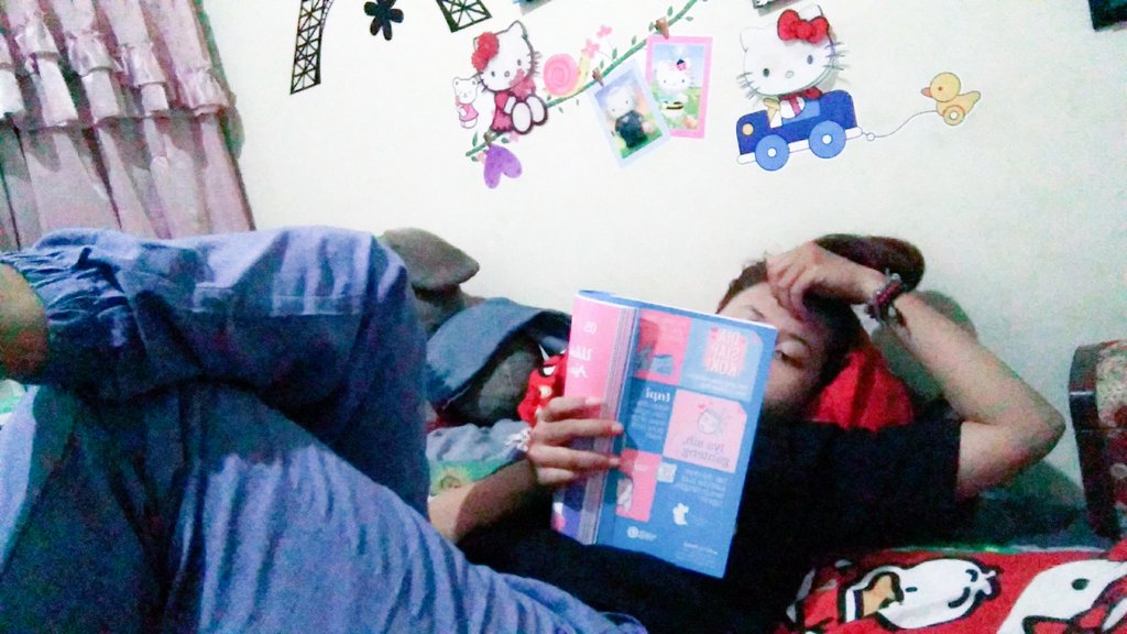 nickjj18's tweet photo. Masih ngelanjut sama ini buku karya @felixsiauw meskipun dibuat galaugalau😂😂😂 https://t.co/vhfKc424Ho
