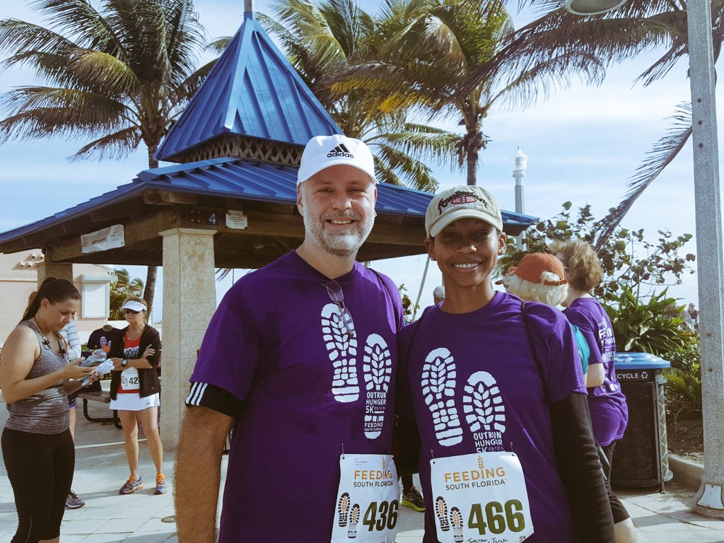 ProperSense's tweet photo. @MiamiChamber #LeadershipMiami #Fieldwork #communityengagement #outrunhunger5k @FeedingSFL #hollywoodbeach https://t.co/599CBbkEkv