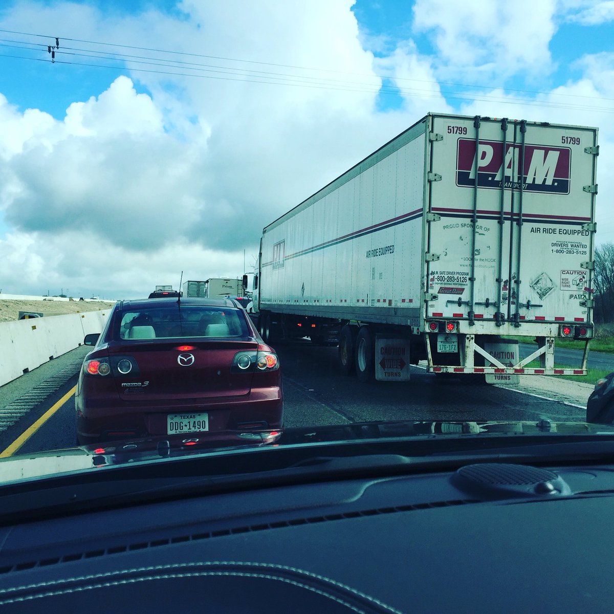 T_Sies's tweet photo. Seriously… Why can't Texas finish I-35?! @TxDOT #CompleteStop #Frustrating #trafficjam https://t.co/IKRKEzHAtk