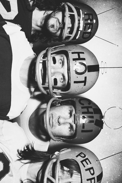timelessbae's tweet photo. Red Hot Chili Peppers https://t.co/ypCIeMDroc