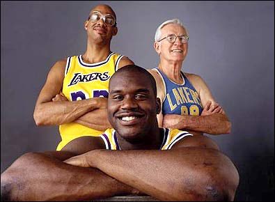 BballSupreme's tweet photo. The Lakers have had some pretty decent centers in their time, including Wilt. #basketballreignssupreme https://t.co/2U5IVPrV6c