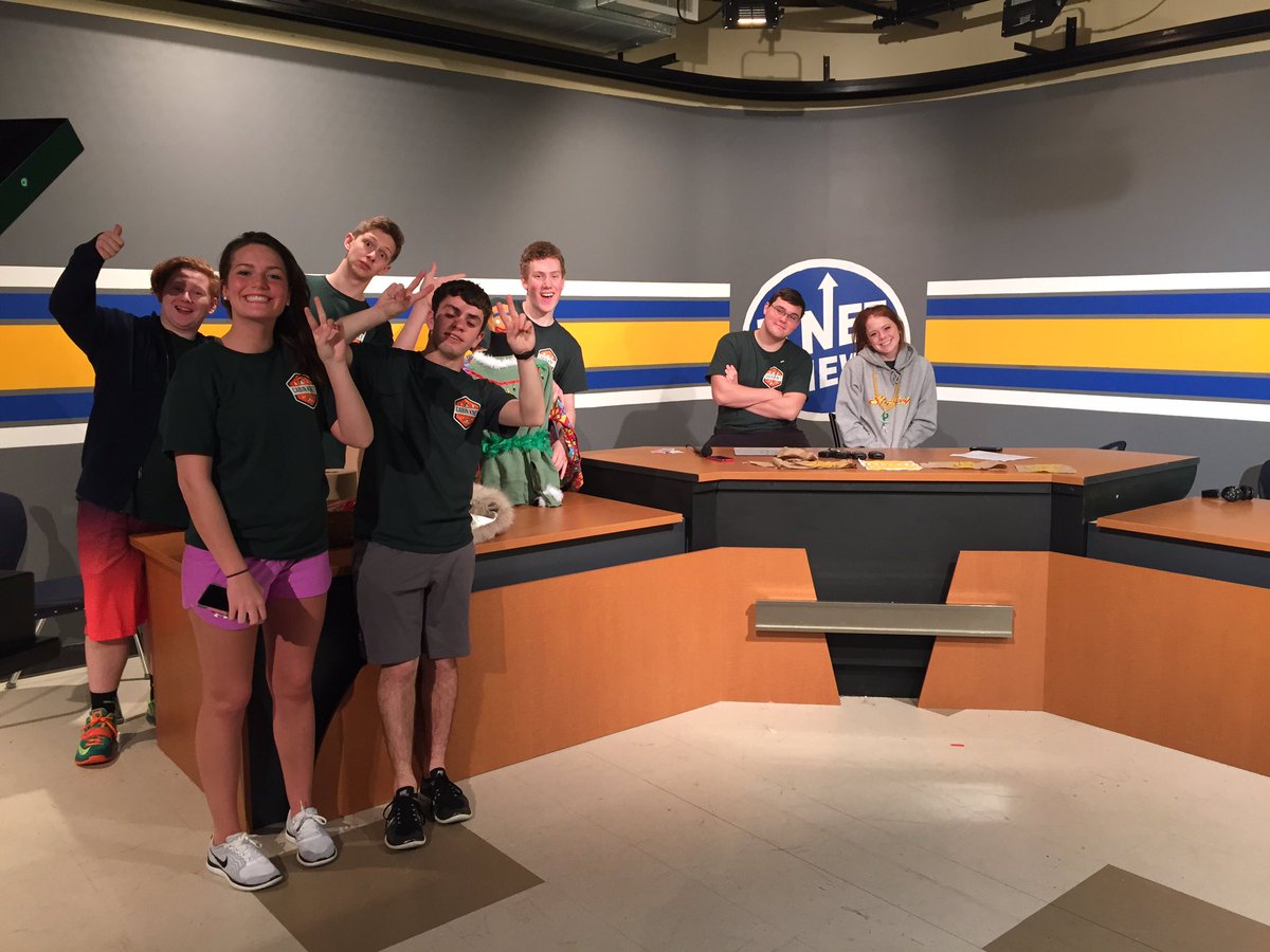KNET_News's tweet photo. Crew going strong at 7:28 am #KLPSTelethon https://t.co/AaCQ97a6Jb