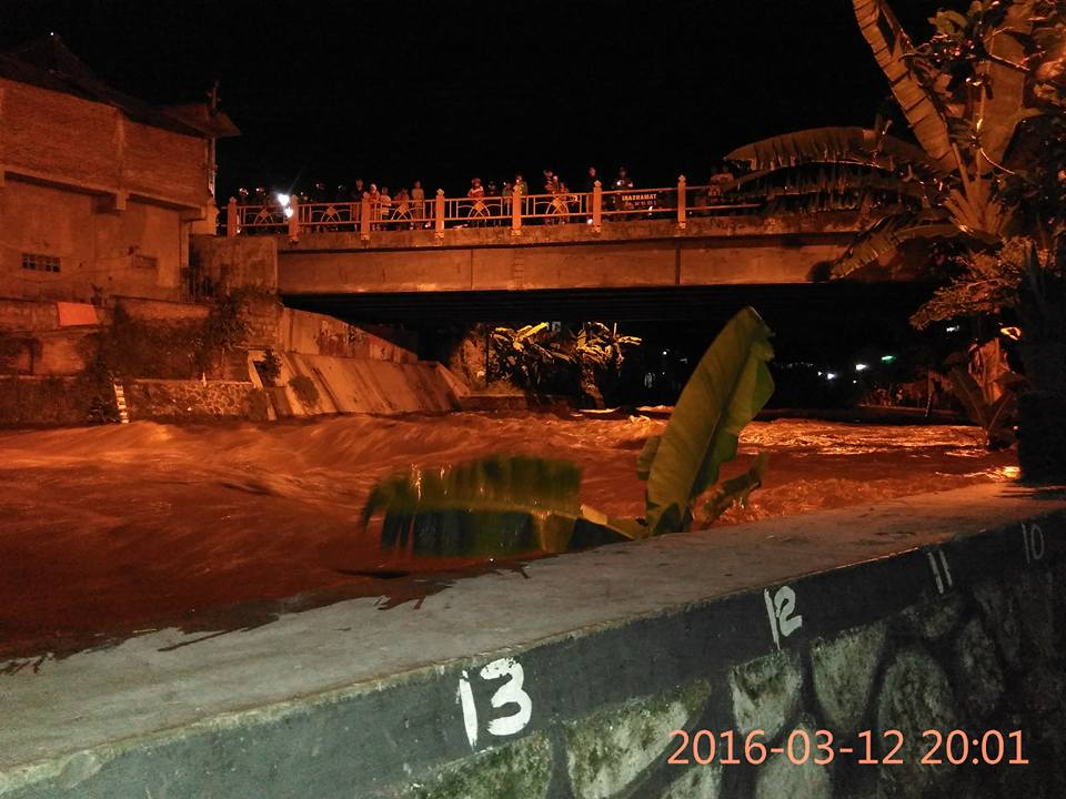 jalanbhakti's tweet photo. Kondisi Sungai Winongo, Suryowijayan ~ Via Heru Jawara Transport (FB) https://t.co/R59TByLV3C