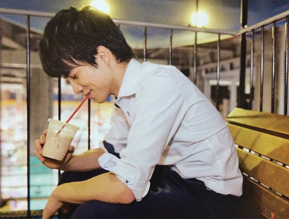 0624_0818's tweet photo. 【重岡❹】
『…ほんならさ、あと一個だけ俺の言う事
聞いてくれる？』
「は、はい…」

『俺の隣に、ずっと居ってくれへんか？』
「…えっ…と、それって」
『俺と付き合って』
思いがけない恋が、動きだした。

#ジャニストで妄想 https://t.co/a2YwypJEZQ
