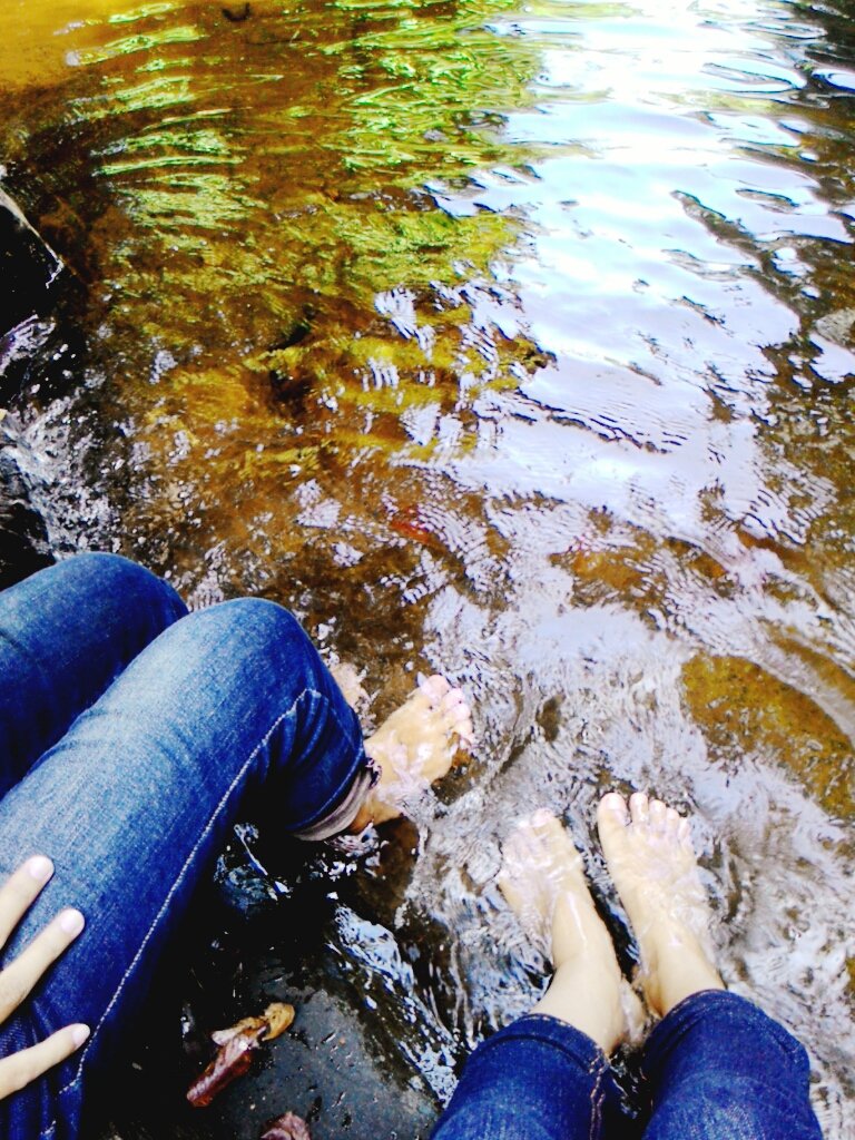 Nzyayan1's tweet photo. Dapat rendam kaki jadi lah walaupum tak dapat mandy 😂 #shortvocation #titihayun https://t.co/fDw5Hl6gpK