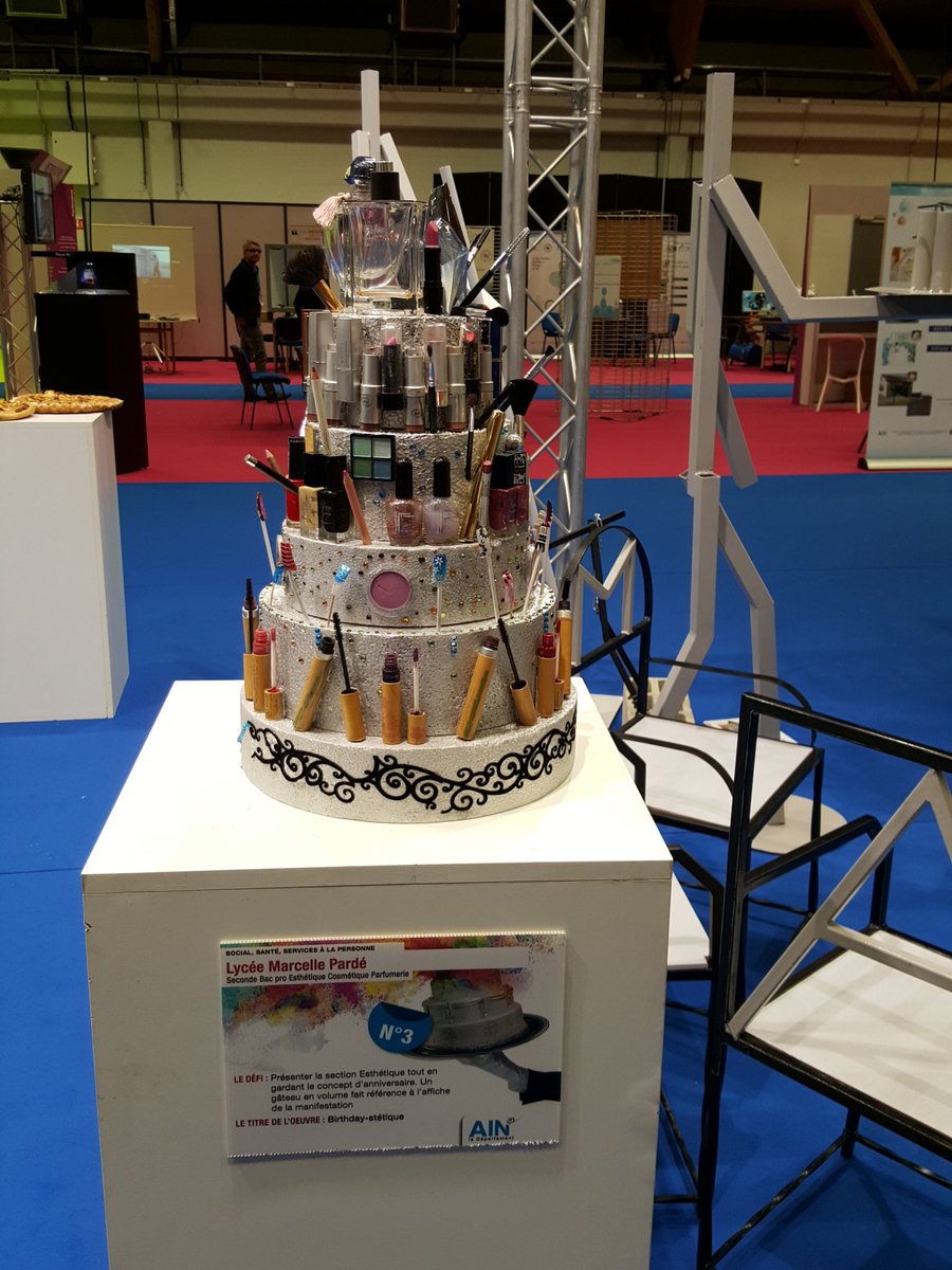 Departement_AIN's tweet image. Les Créas d'AFM le prix de l'esthétisme remis au lycée Marcelle Parde pour leur bithdday-stetique