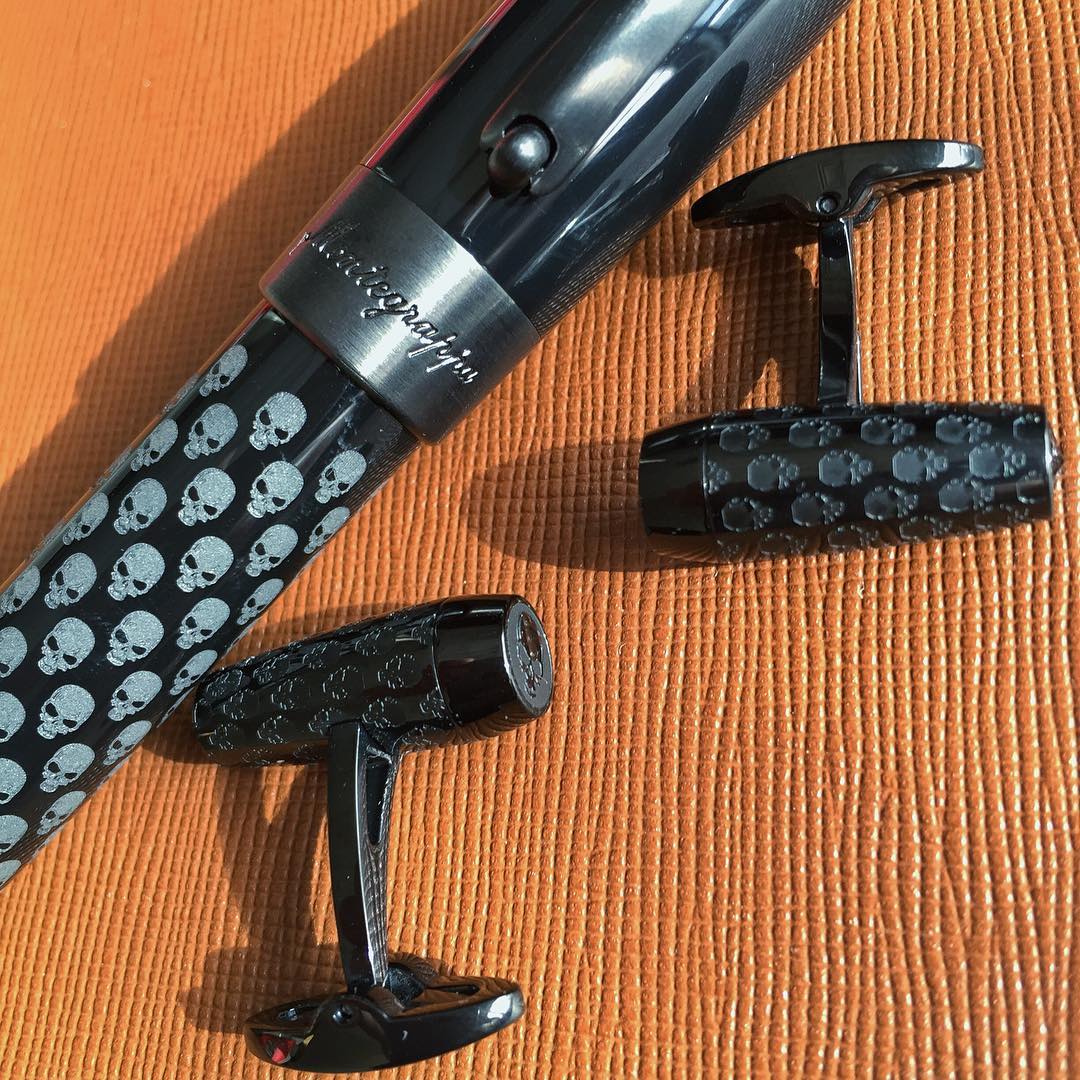 JackRyanJewelry's tweet photo. #Giveaway; 
Your chance to #WIN this #luxurious #Montegrappa #Cufflinks
https://t.co/77X8xyY5D1
#Contest https://t.co/O87y0IVXgi