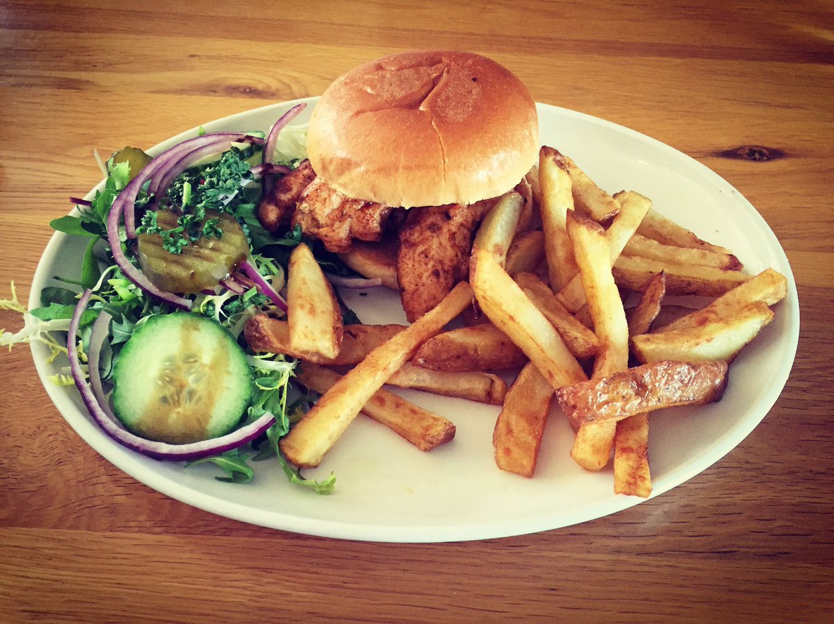 Cajun chicken fillet burger, hand cut chips &amp; salad - a bargain for £5!! @HillsboroHotel1 #eatsocialshef #sheffield