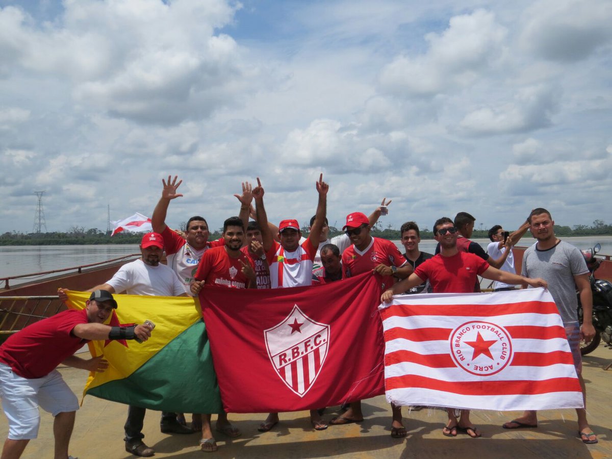 tpb_rbfc's tweet photo. Torcida Pano Branco apoiando o @riobranco_fc em Porto Velho no jogo da @sigaCopaVerde https://t.co/vXI9lDf5BS
