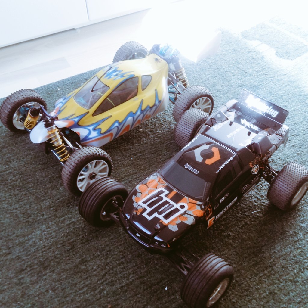 fixerfrasse's tweet photo. All right, two cars ready for the bashing season #rccar https://t.co/IbWcDqy2HD