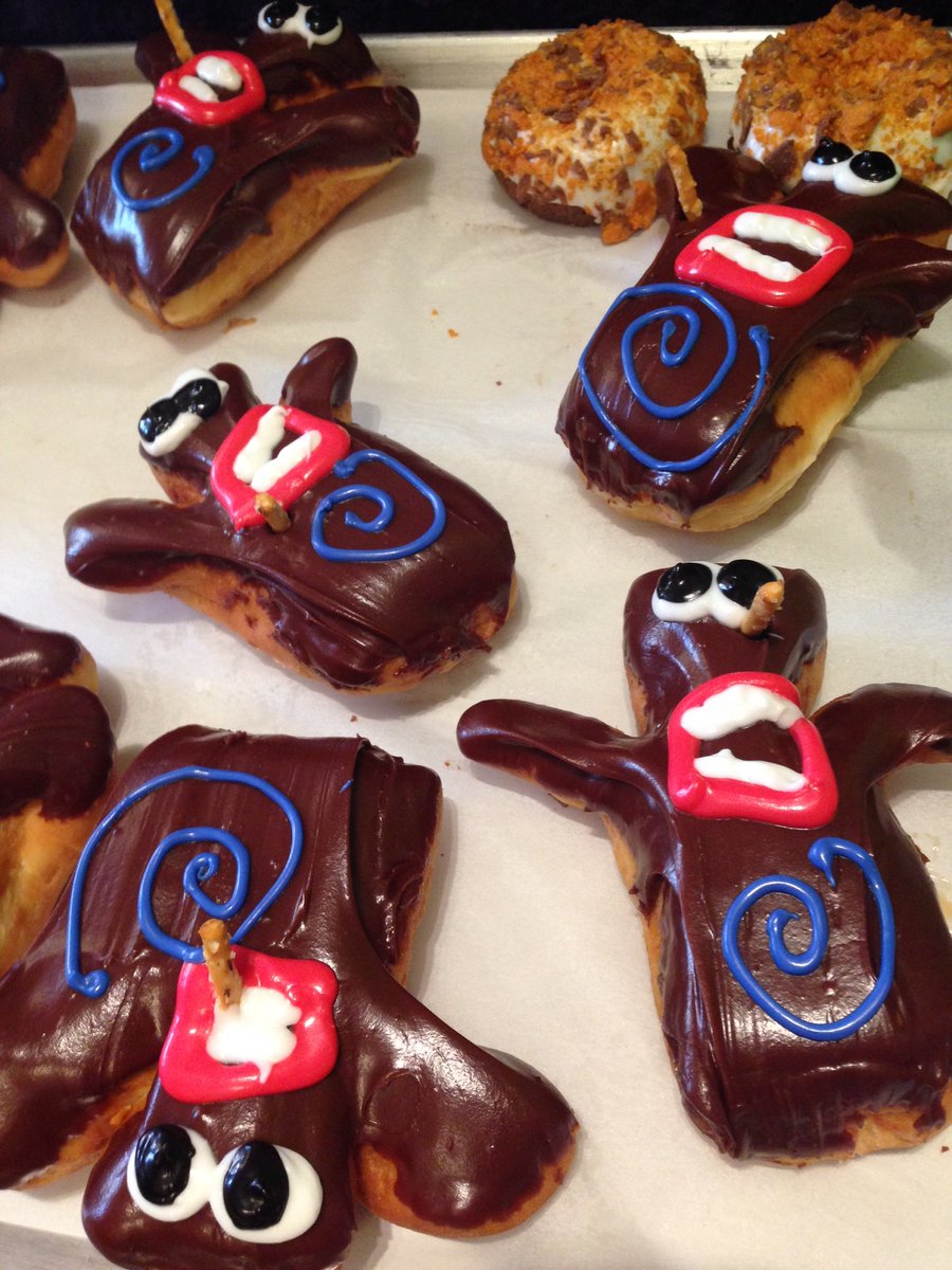AmandaGMoon's tweet photo. Starting my morning right at @VoodooDoughnut #t3sxsw https://t.co/XF89e1rvBH