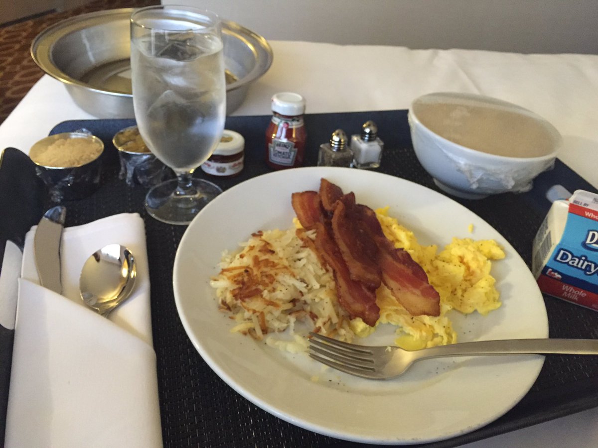 CiaraRenee8's tweet photo. Just tryna get some noms in before we start the day. #HVFF #HawkNoms #RoomService #YesPlease https://t.co/7ARUW7P4bm