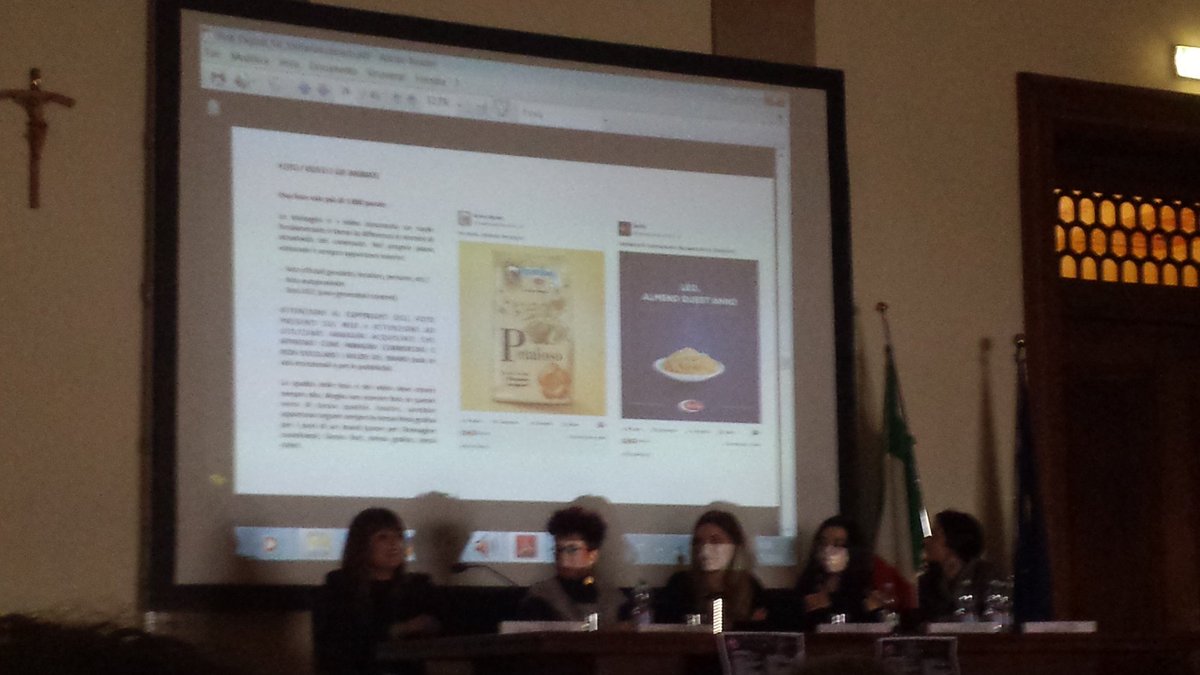 simonintermite's tweet photo. Sì parla dell'importanza delle immagini da utilizzare sui social media con @stefanialobosco #PinkDigitalTa https://t.co/9SliUB4Qg9