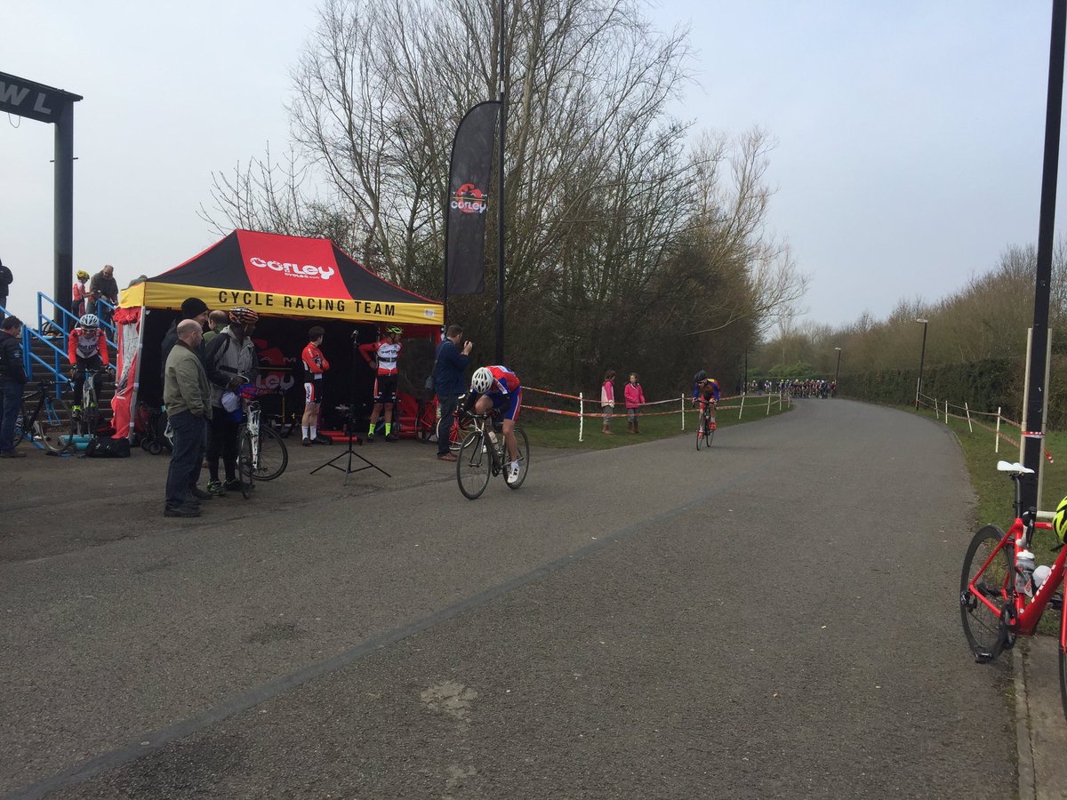 Corley_CyclesRT's tweet photo. All kicking off in the under 16 race https://t.co/rP6P2FUFTS