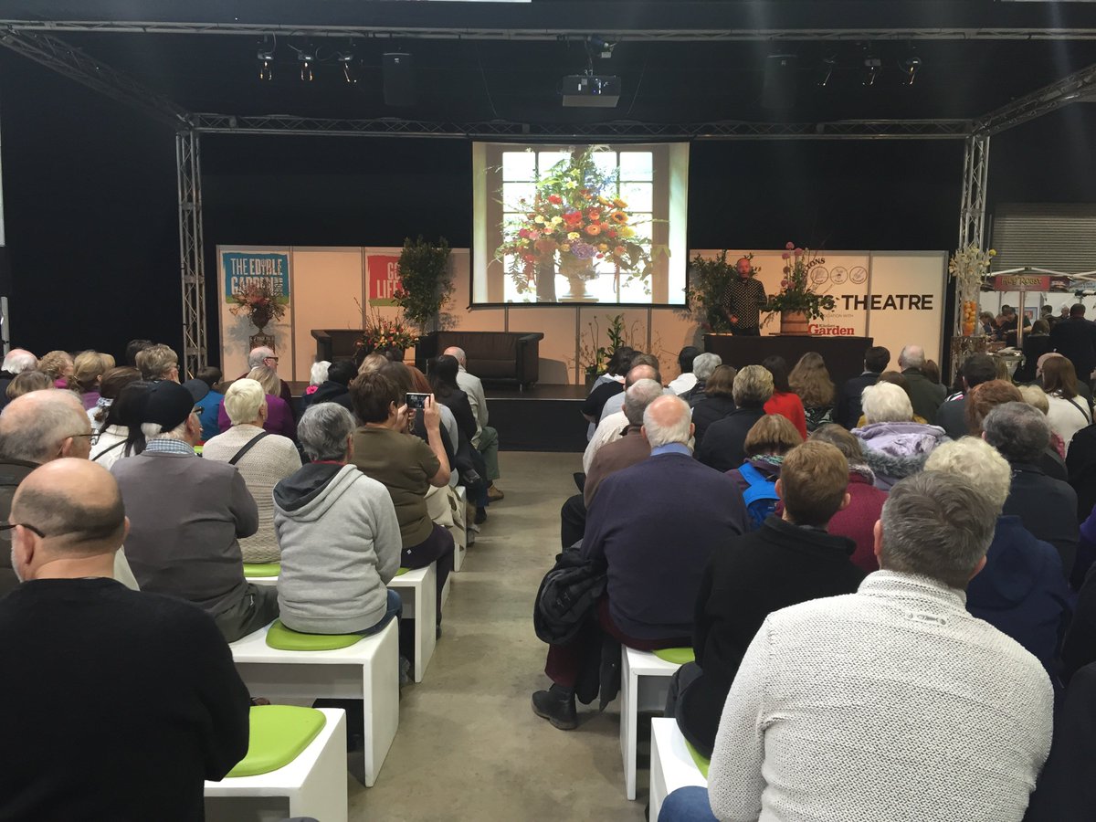 Nice crowd watching floral expert Jonathan Moselely in action #EdibleGardenShow