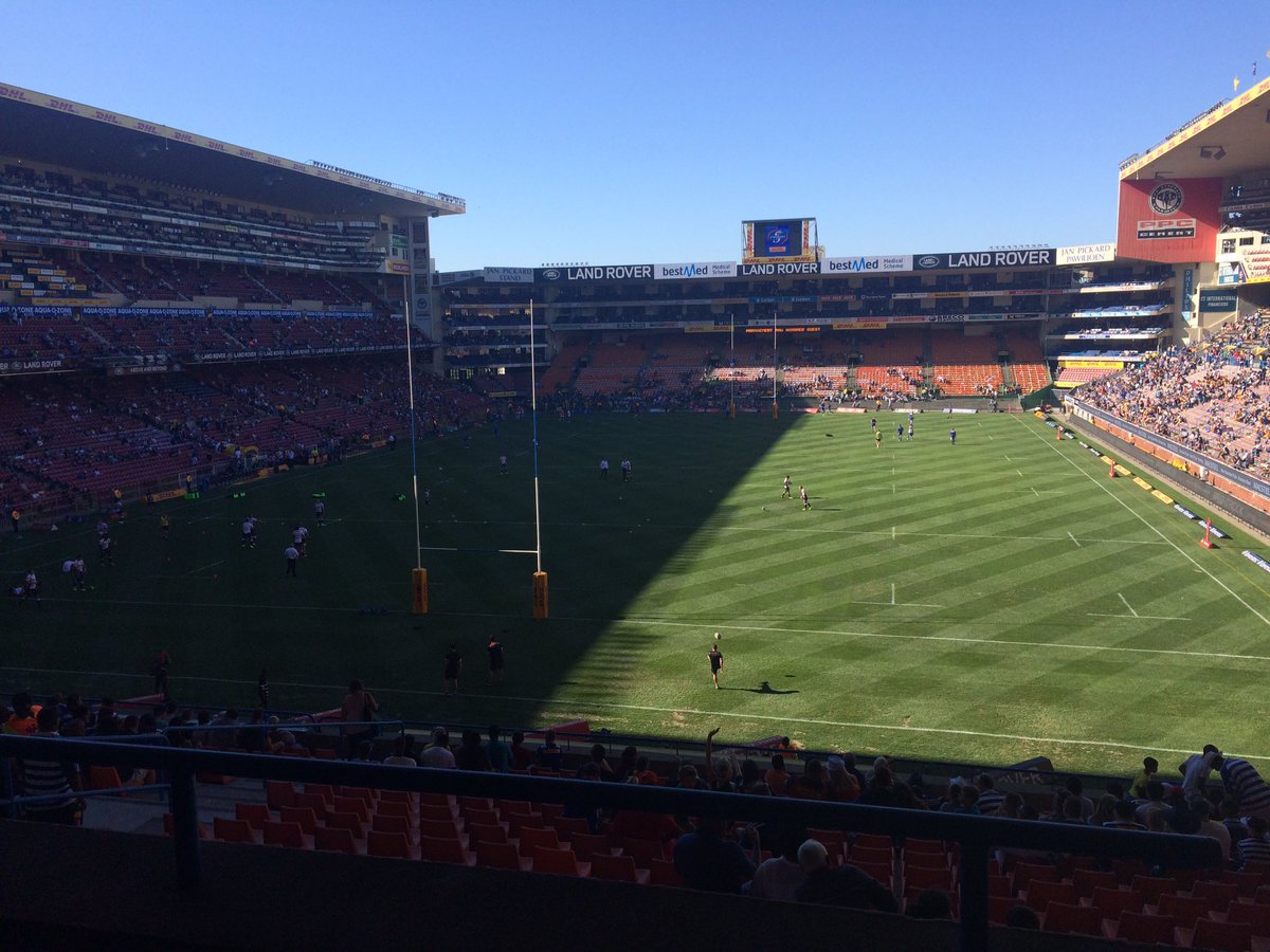 allysanan's tweet photo. Warming up in the @TheSuitestBox #SSRugby https://t.co/UEx1nYwbrO