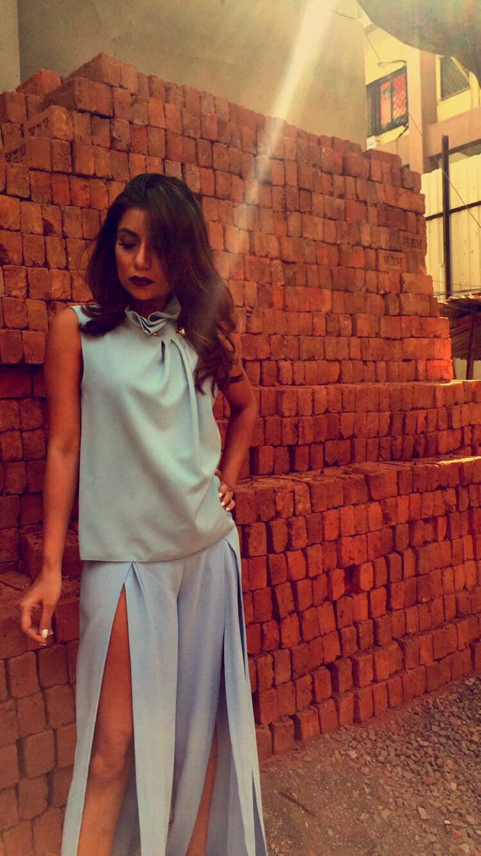 MissMalini's tweet image. OMG @eltonjfernandez I had the best time ever! @maliniagarwal #SuperBlogger makeup tutorial #FTW thank you :) xoxo