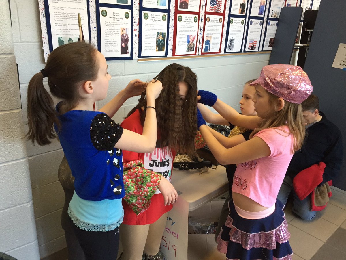 One of Northside's Odyssey of the Mind teams is getting ready to perform! <a href="/NSFairport/">Northside School</a> <a href="/OdysseyHQ/">Odyssey of the Mind</a>  <a href="/FCSDtweets/">Fairport Central School District</a>