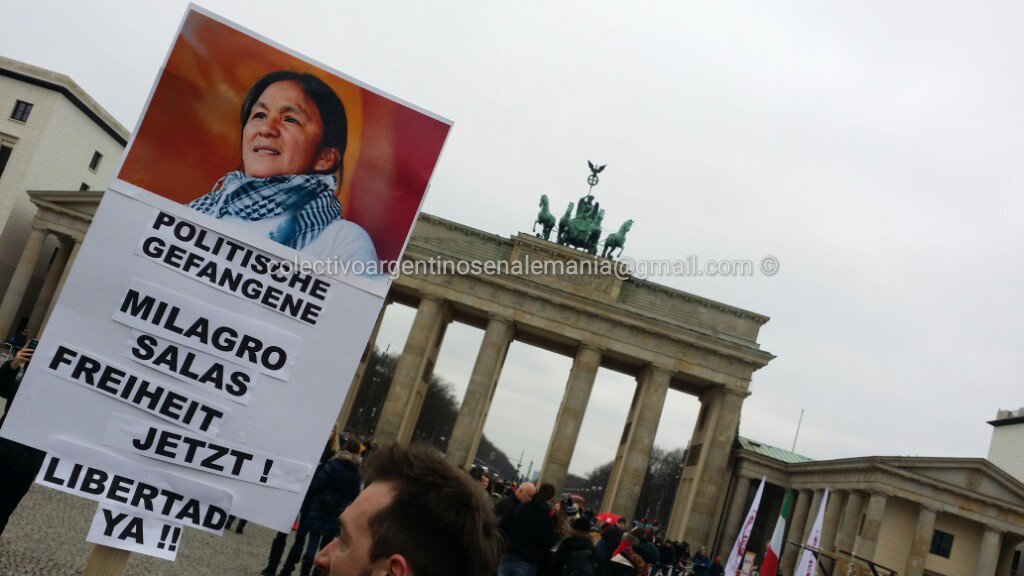 Mariae12_7's tweet photo. Berlín; Alemania
#LiberenAMilagro
@PrensaTupac
#StopRepressionInArgentina https://t.co/5oRFBCPmfj