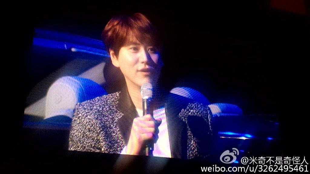 sugarCHOLEE's tweet photo. #MercedesBenzCon
คยูถามจองชินว่าอยากให้เขาเป็นผู้ช่วยMCมั๊ย
จองชิน:มันดีใช่มั๊ยที่กูราไม่มาคืนนี้
คยู:แน่นอนครับ
(1) https://t.co/PcYVikaG1P