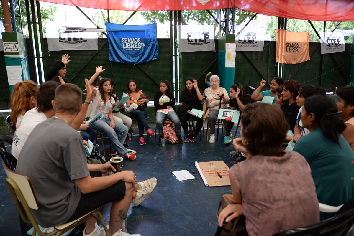 EvitaCABA's tweet photo. En el Encuentro de Econ Popular de CABA, nos organizamos p/ defender nuestros derechos #TrabajoDigno #ViviendaDigna https://t.co/72nPQKfdLj