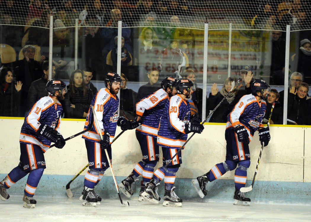 Hockey / D2 : Clermont met un patin et demi en finale sports-auvergne.fr/autres/glace/2…