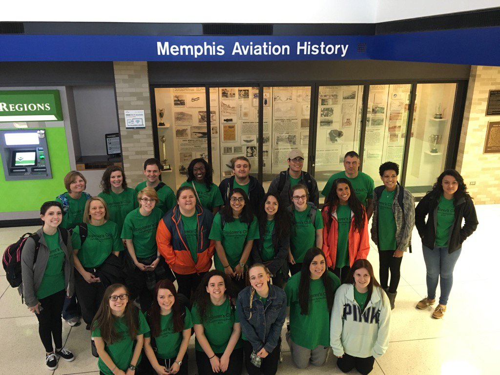 tylercummings's tweet photo. A bunch of @SouthavenHigh and @dchsjaguars are off to Europe! #teamdcs #dcseurope https://t.co/YkTD7XanU9