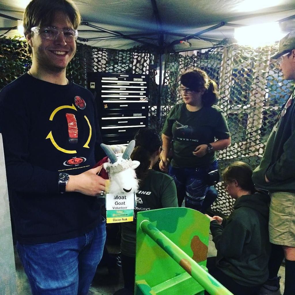frc5588's tweet photo. #moatgoat getting in tune with his wild side with Team 4077 @first_wa
#FIRSTisSTEM #firstr… https://t.co/nDOcIcL3Th https://t.co/UIg4LgCw8Z