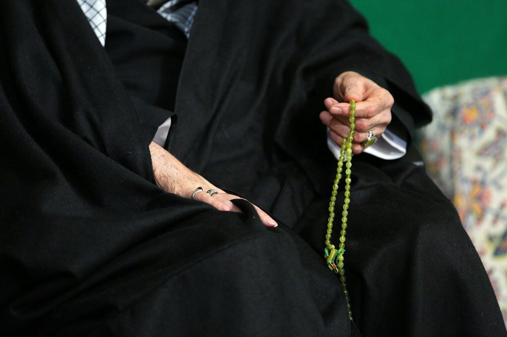 Khamenei_Urdu's tweet photo. شہادت بی بی فاطمہ زھرا (س) کی مناسبت سے مجلس عزا کا انقاد، رھبر معظم کی شرکت۔
#فاطمہ_جگر_گوشہ_رسول https://t.co/OFHoY2k9gE