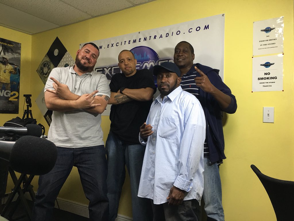 Street_Corner1's tweet photo. @7FigureEnt @realitsBigCliff @KeylymeGH #Live in #Studio #TheStreerCorner #ExitementRadio #HipHop #InternetRadio https://t.co/sfpEMoYypk